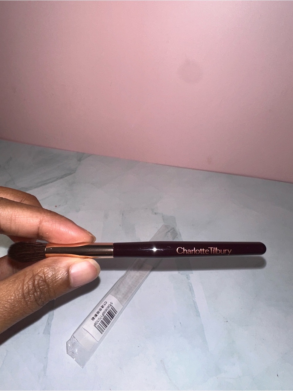 Charlotte Tilbury Eye Shadow Brush - Deep Burgundy Handle travel size